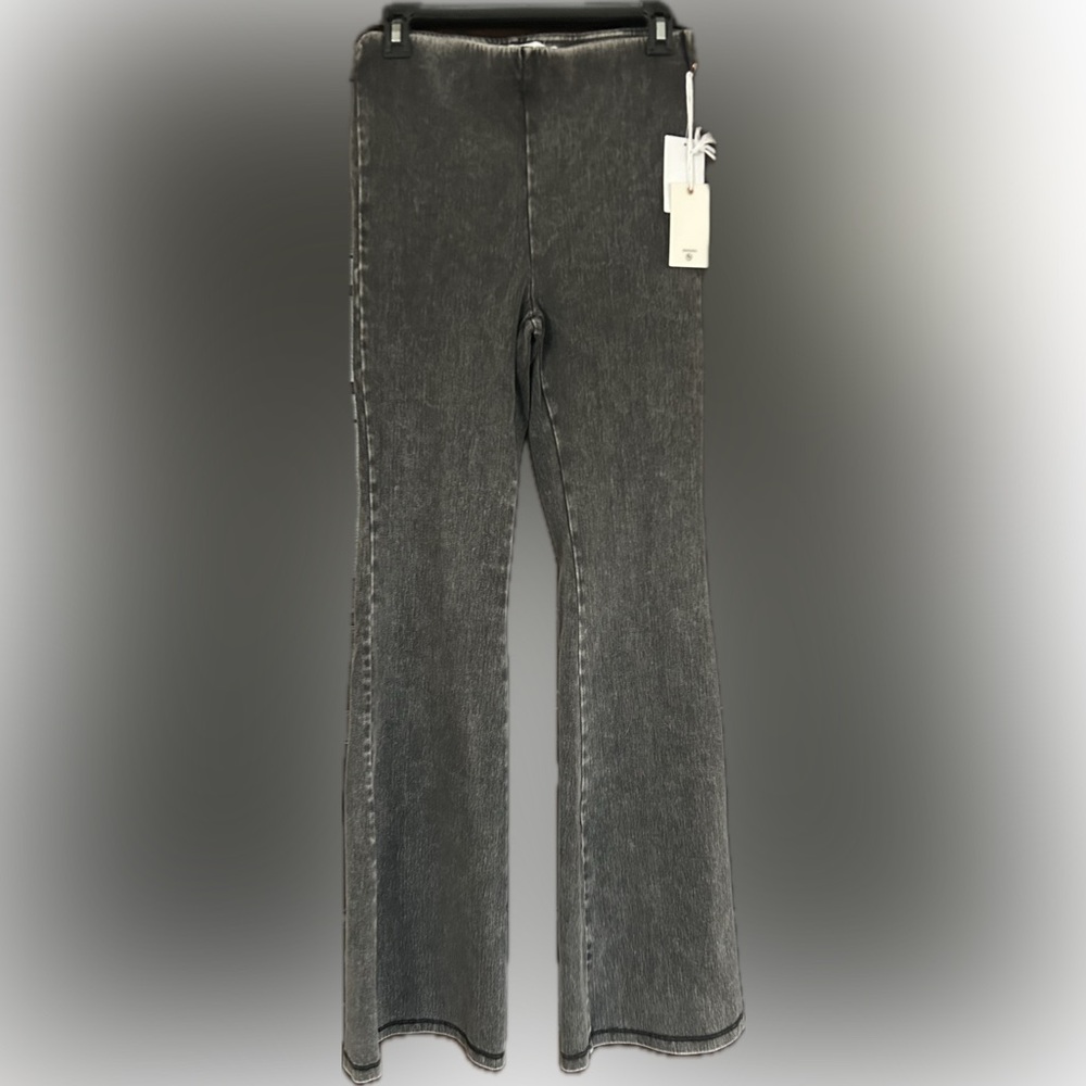 Good American Charcoal Straight Leg Jeans